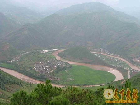 四川南部县发现巨型天然