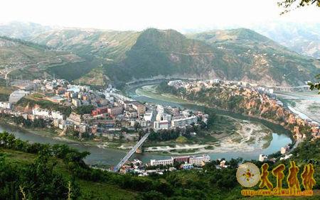 四川南部县发现巨型天然